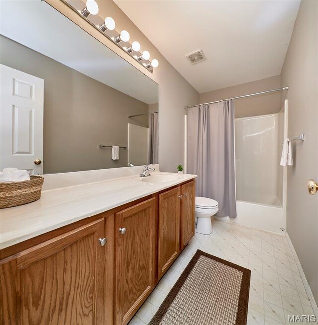2052 Peine Frst, Wentzville, MO 63385 - bathroom featuring vanity and shower / bathtub combination with curtain