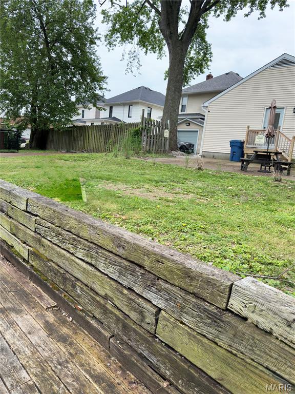 518 Randle St, Edwardsville, IL 62025 - view of deck