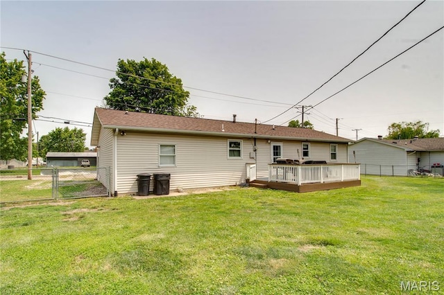 906 E Fairgrounds Ave, Jerseyville, IL 62052 - back of house with a deck and a gate