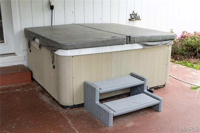 465 County Road 5120, Salem, MO 65560 - exterior view of a hot tub