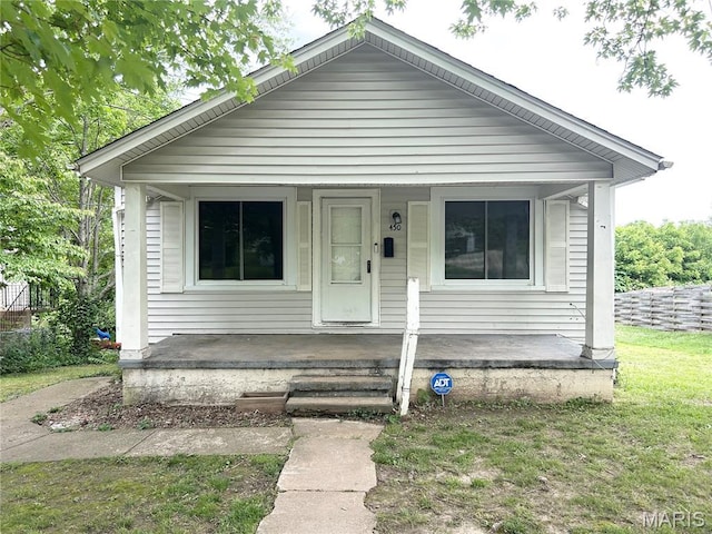 450 N Main St, Saint Clair, MO 63077 - bungalow with a porch