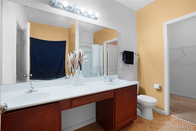 415 Crystal Trail Dr, Wentzville, MO 63385 - full bathroom featuring double vanity, a spacious closet, and curtained shower