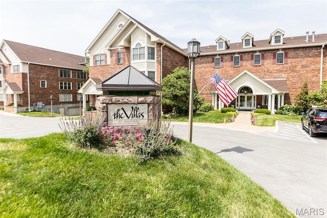 567 Sarah Ln Unit 101, Creve Coeur, MO 63141