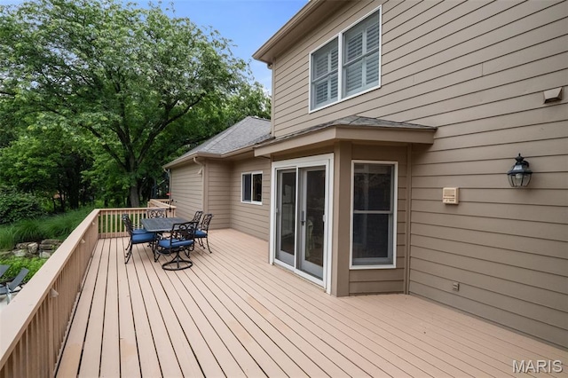 9 Arlington Oaks Ct, Town And Country, MO 63017 - wooden deck with outdoor dining area