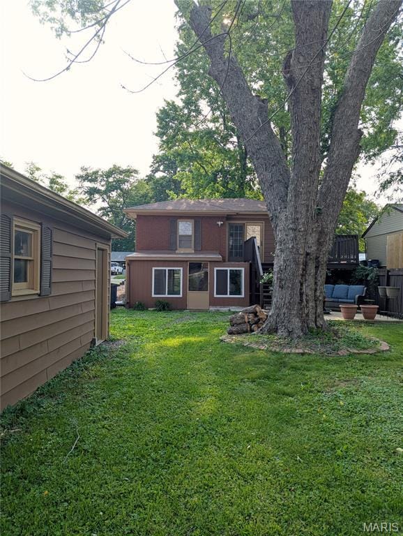 604 N Hena St, Greenville, IL 62246 - back of property with a lawn