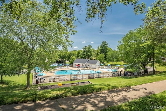 3644 Cinnamon Tree Ln, Oakville, MO 63129 - view of community pool