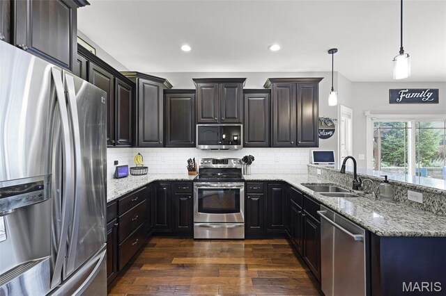 3312 Royal Crest Cir, Washington, MO 63090