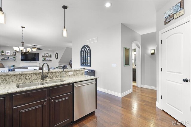 3312 Royal Crest Cir, Washington, MO 63090