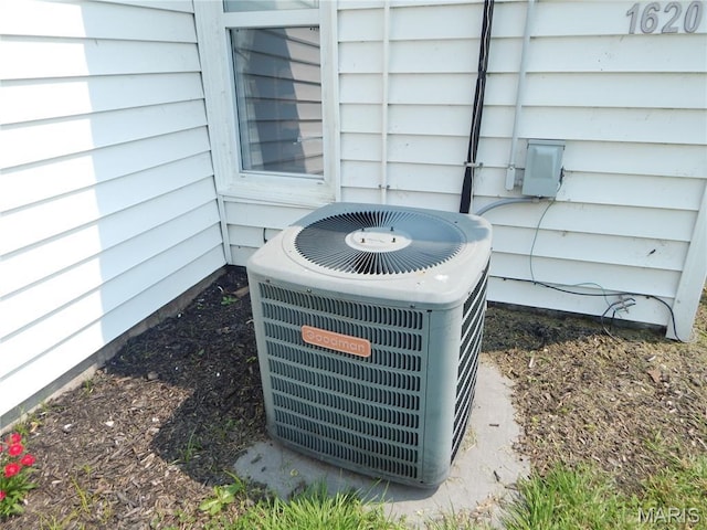 1620 W Centennial Ave, Bowling Green, MO 63334 - exterior view of central AC unit