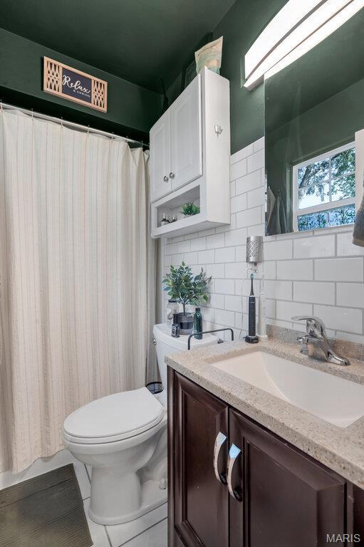 84 Pinewood Dr, Winfield, MO 63389