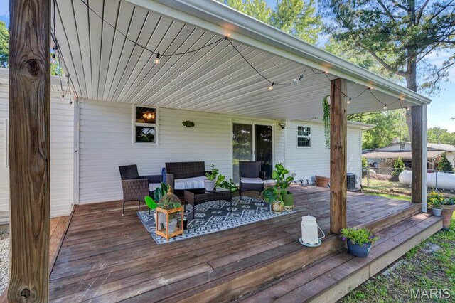 84 Pinewood Dr, Winfield, MO 63389