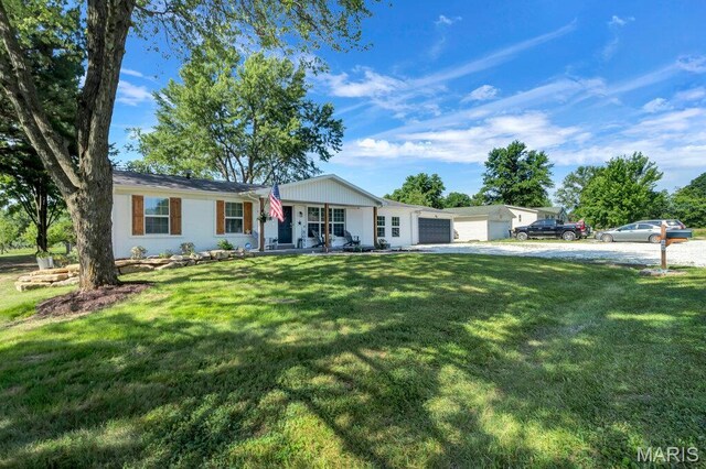84 Pinewood Dr, Winfield, MO 63389