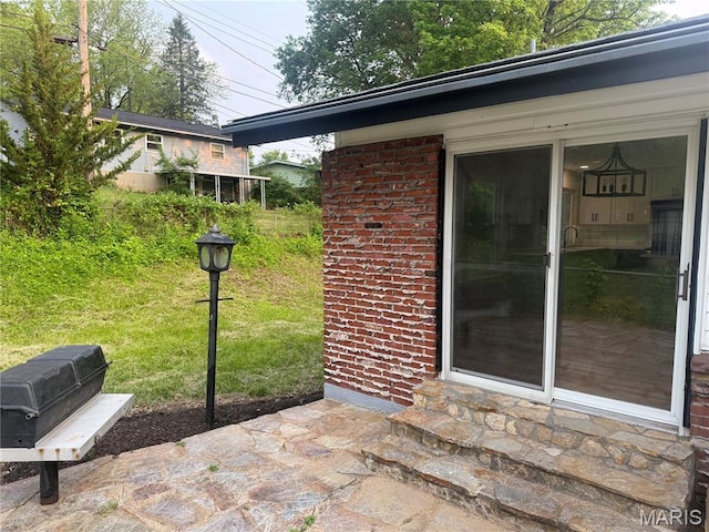2542 Dukeland Dr, Ferguson Township, MO 63136 - view of patio with entry steps