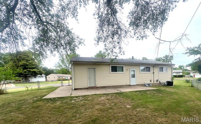 830 Northmoor Dr, Florissant, MO 63033 - photo 3