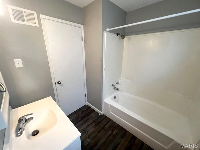 830 Northmoor Dr, Florissant, MO 63033 - photo 11