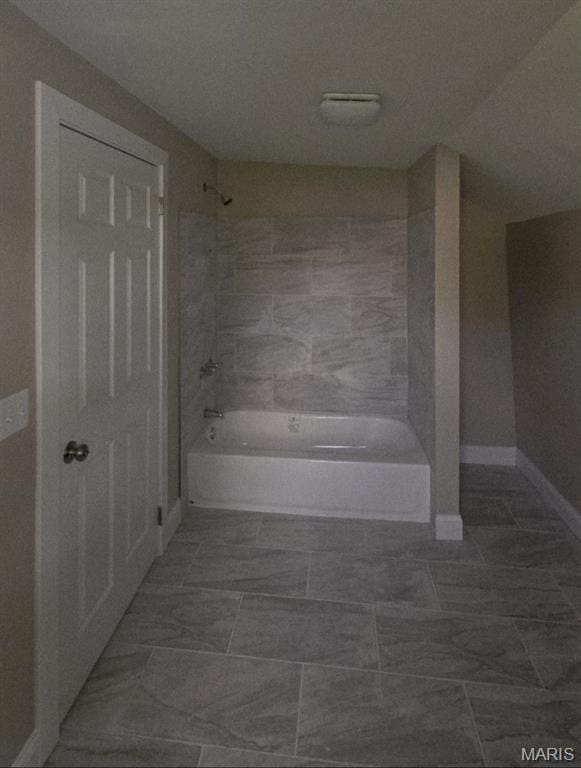 923 S High St, Belleville, IL 62220 - full bathroom featuring shower / washtub combination and baseboards