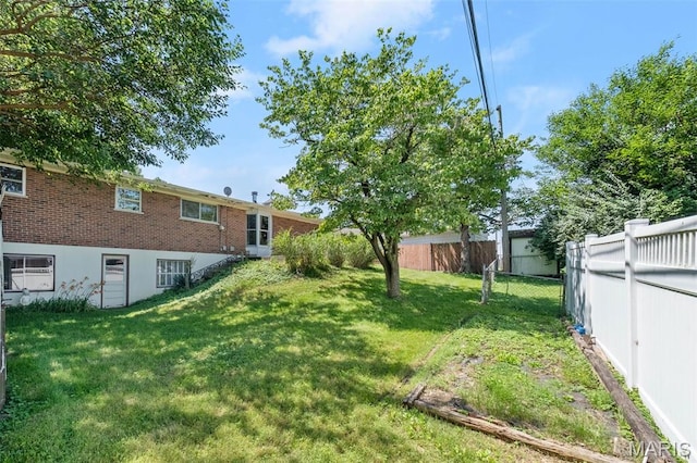 417 Concordia Ln, Saint Charles, MO 63301 - view of yard