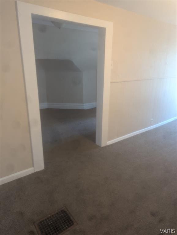 4737 Beacon Ave, Saint Louis, MO 63120 - empty room with carpet floors