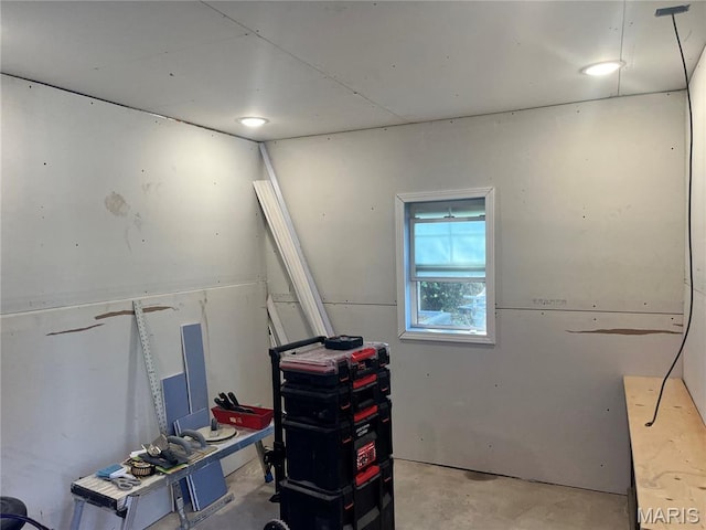 1003 W Ellis St, Salem, MO 65560 - misc room featuring concrete floors