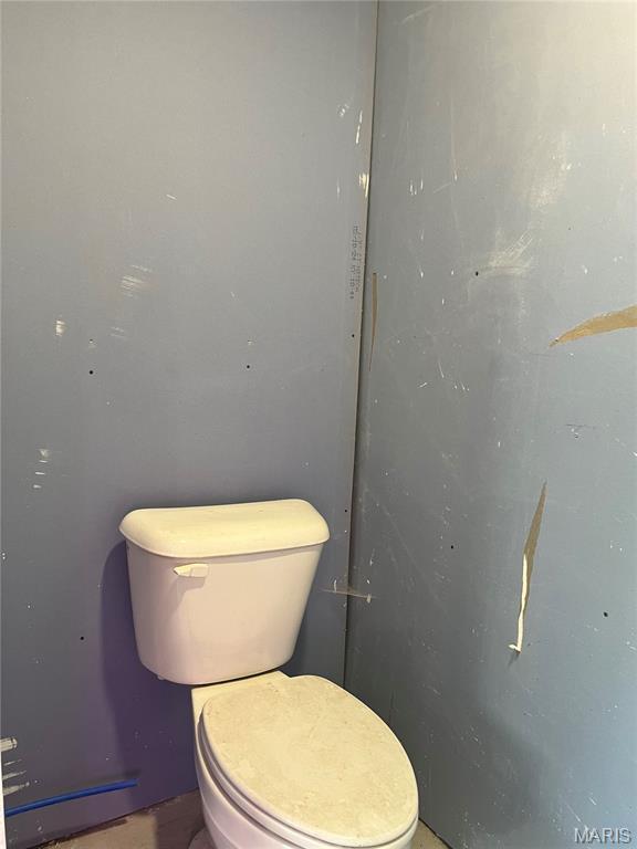 1003 W Ellis St, Salem, MO 65560 - bathroom with toilet