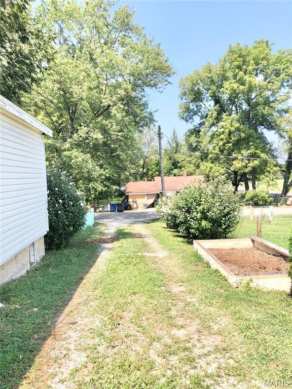 1003 W Ellis St, Salem, MO 65560 - view of grassy yard