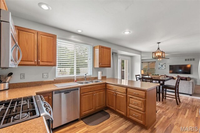 91 Beringer Ct, Harvester Township, MO 63304