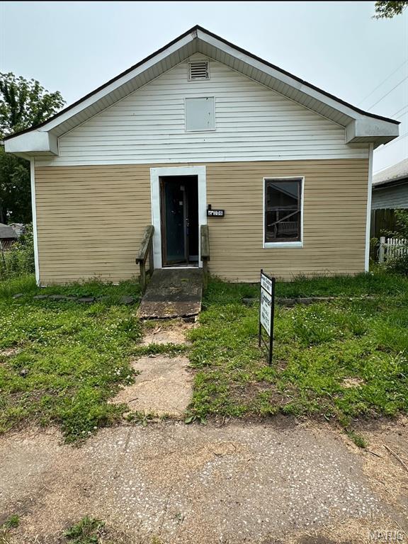 106 E Maple St, Hartford, IL 62048 - photo 1