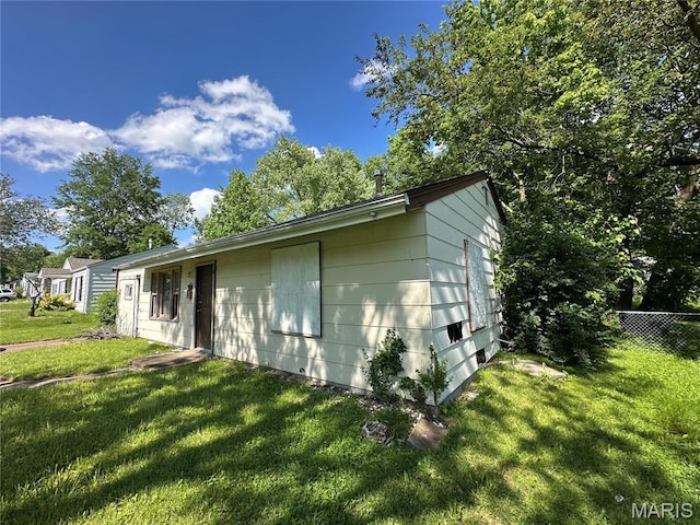 9814 Dennis Dr, Riverview, MO 63136 - view of side of home