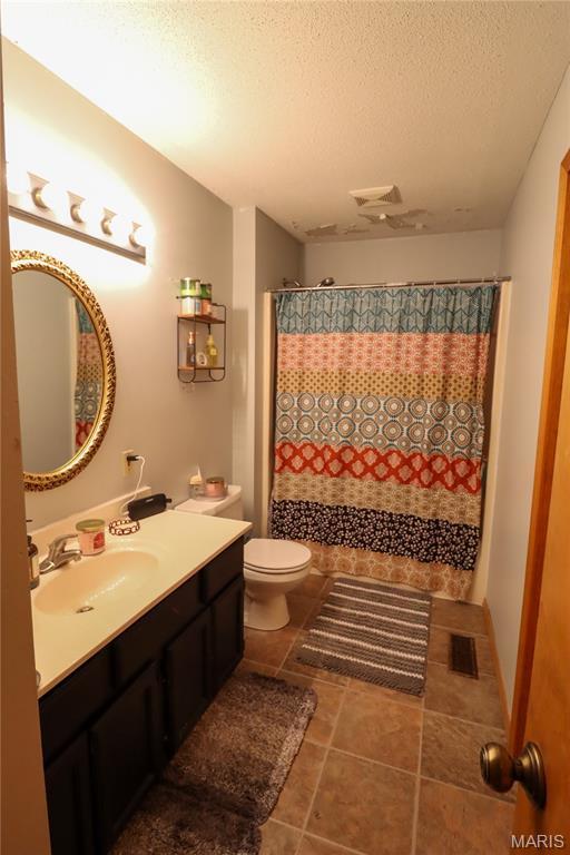 708 Ash St, Greenville, IL 62246 - photo 13