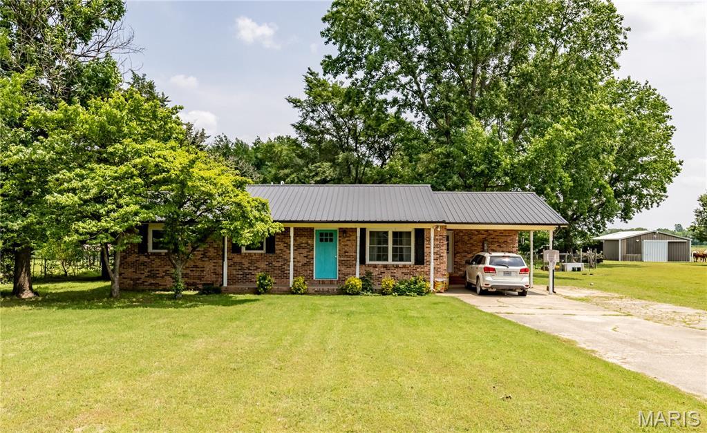 207 Lynn St, Sikeston, MO 63801 - photo 1