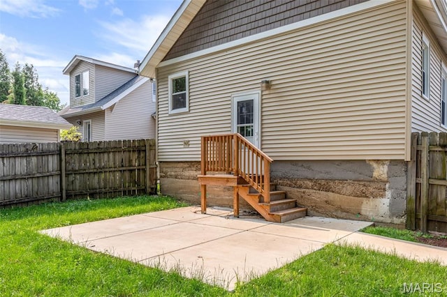 7721 Weaver Ave, Maplewood, MO 63143 - back of property with a patio