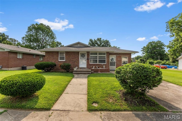 906 S Pacific St, Cape Girardeau, MO 63703 - photo 1