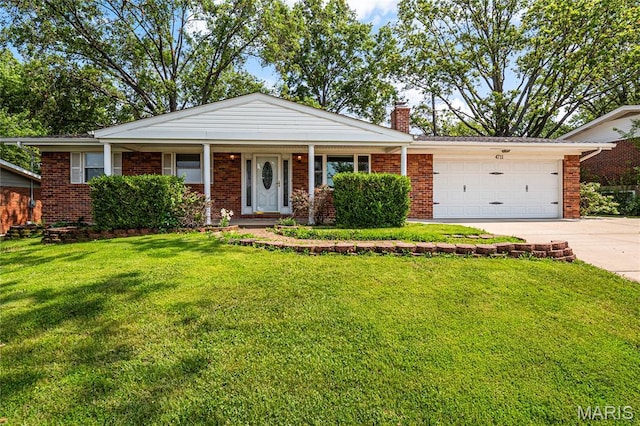 4711 Gatesbury Dr, Saint Louis, MO 63128 - photo 1