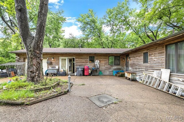 10049 Chateau Rd, Sullivan, MO 63080 - back of house featuring a patio area