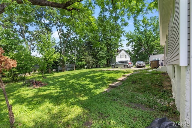 1210 Perryville Rd, Cape Girardeau, MO 63701 - view of green lawn