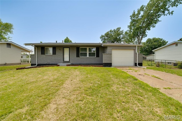 1318 Petite Dr, Spanish Lake, MO 63138 - photo 1