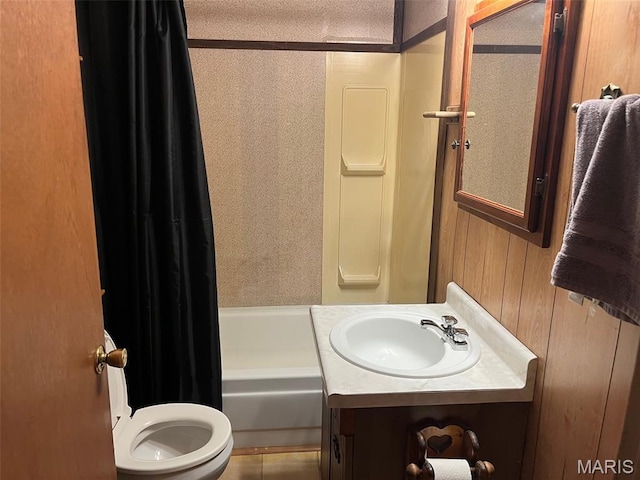 11142 E State Highway 47, Cadet, MO 63630 - full bathroom featuring toilet, shower / bath combo, and vanity