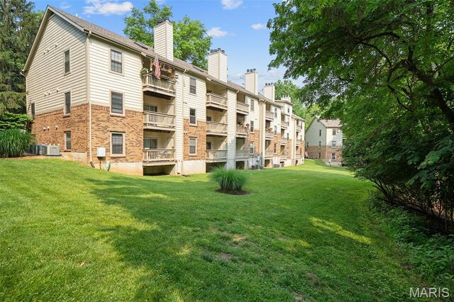 12958 Bryce Canyon Dr Unit C, Maryland Heights, MO 63043 - view of building exterior with central AC