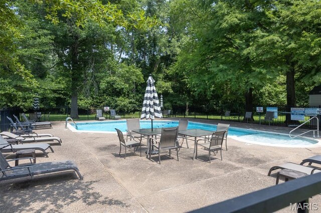 13814 Amiot Dr Unit D, Saint Louis, MO 63146