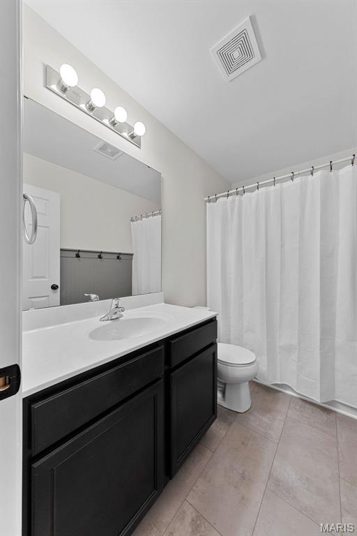 3169 Willow Point Dr, Imperial, MO 63052 - bathroom featuring vanity and toilet