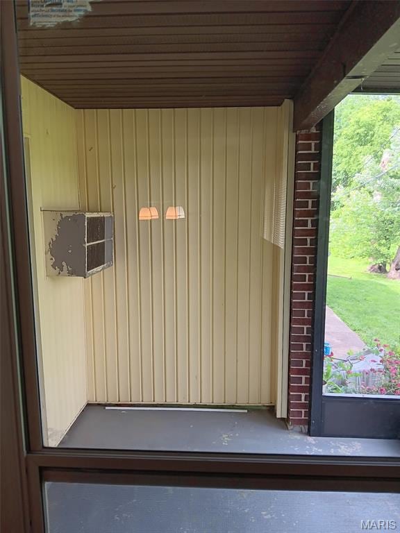 7731 Hazelcrest Dr Unit B, Hazelwood, MO 63042 - detailed view of wooden walls