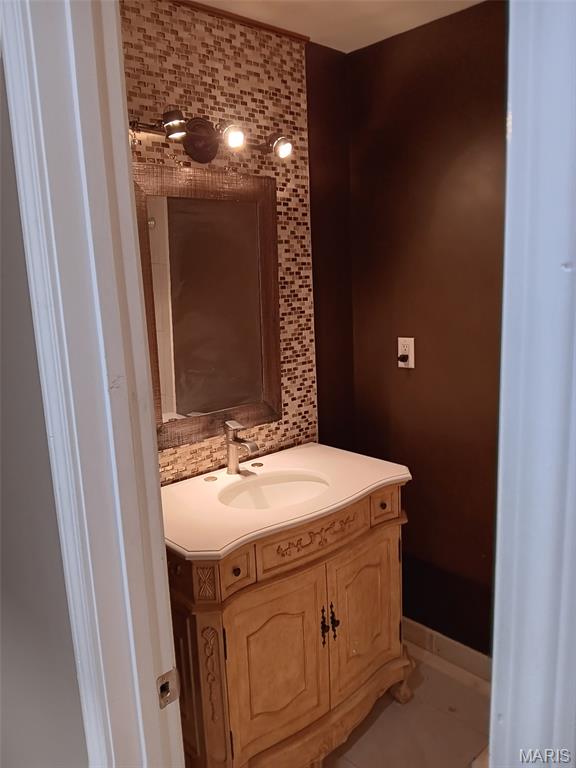 7731 Hazelcrest Dr Unit B, Hazelwood, MO 63042 - bathroom with vanity