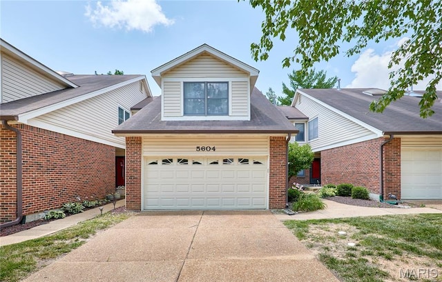 5604 Duchesne Parque Dr, Saint Louis, MO 63128 - photo 1