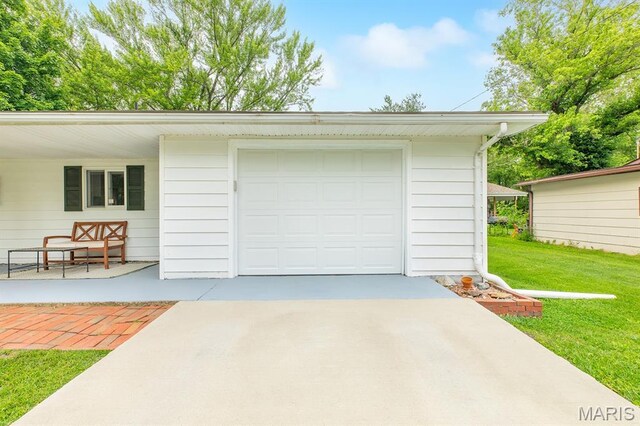 206 W Carson St, Worden, IL 62097