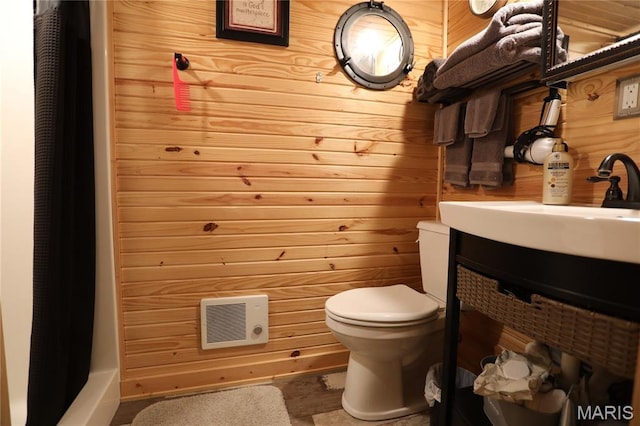 80 Lakeview Dr, Wappapello, MO 63966 - bathroom featuring toilet, wooden walls, vanity, and curtained shower