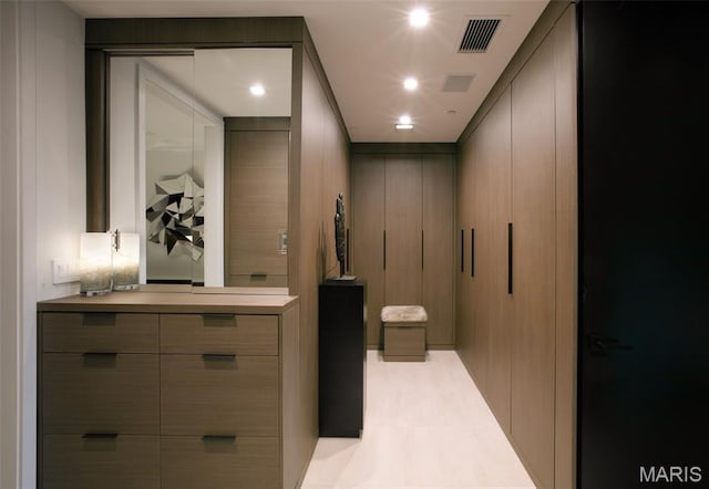 150 Carondelet Plz Unit 702, Clayton, MO 63105 - bathroom featuring recessed lighting