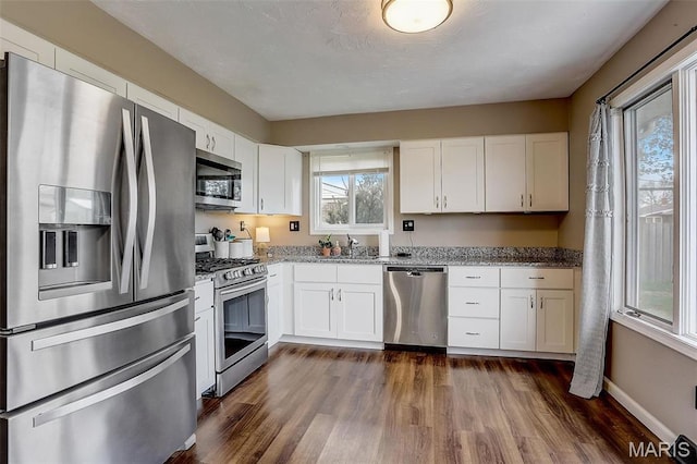 1051 Saint Clair St, Carlyle, IL 62231