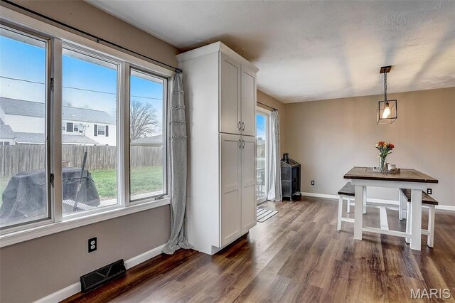 1051 Saint Clair St, Carlyle, IL 62231