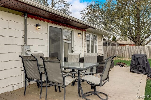 1051 Saint Clair St, Carlyle, IL 62231