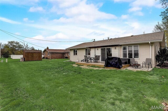 1051 Saint Clair St, Carlyle, IL 62231